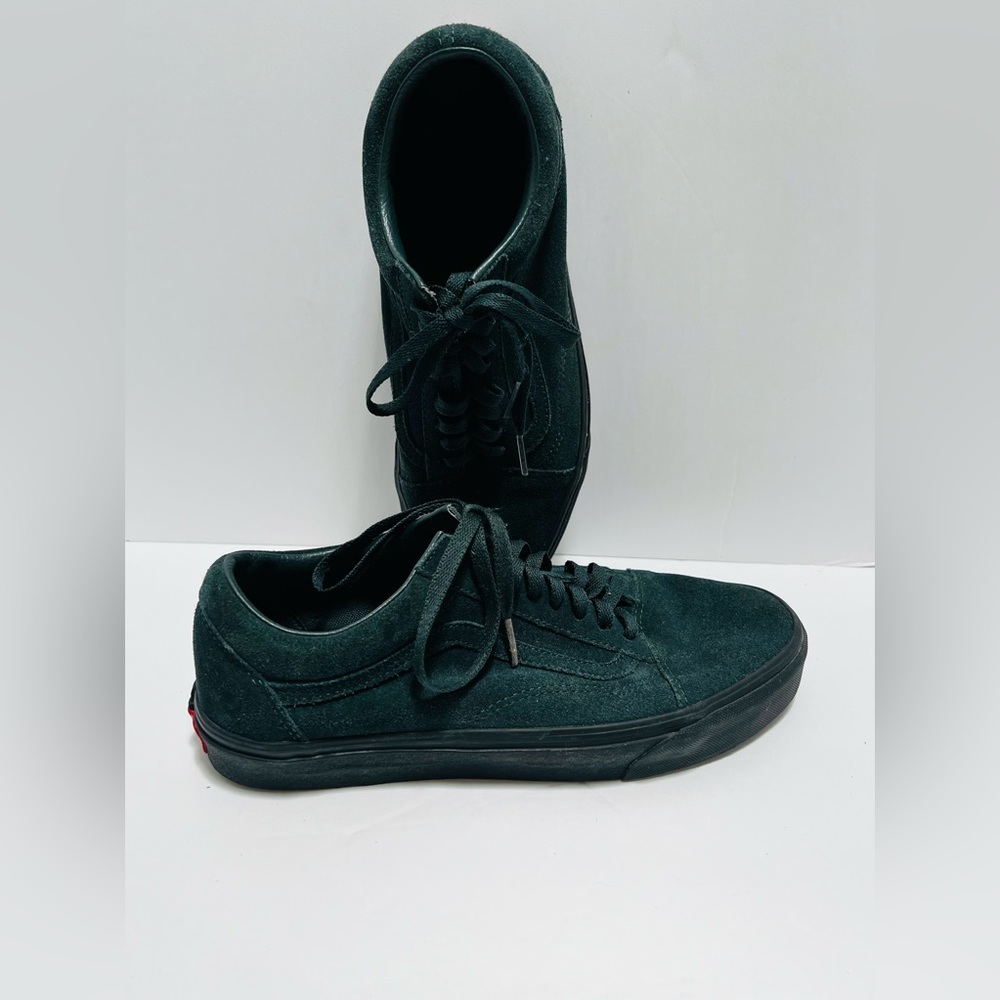 Men’s Vans low top shoes